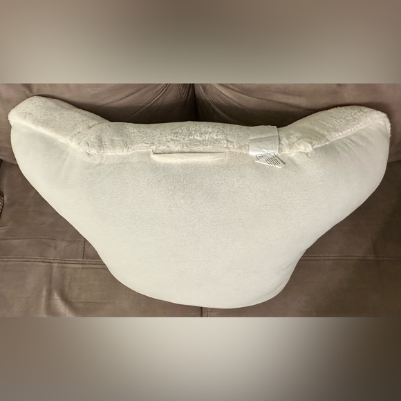 Mainstays Ivory Faux Fur Fluffy Plush Backrest Lounge Pillow - Cozy Comfortable - Picture 9 of 16